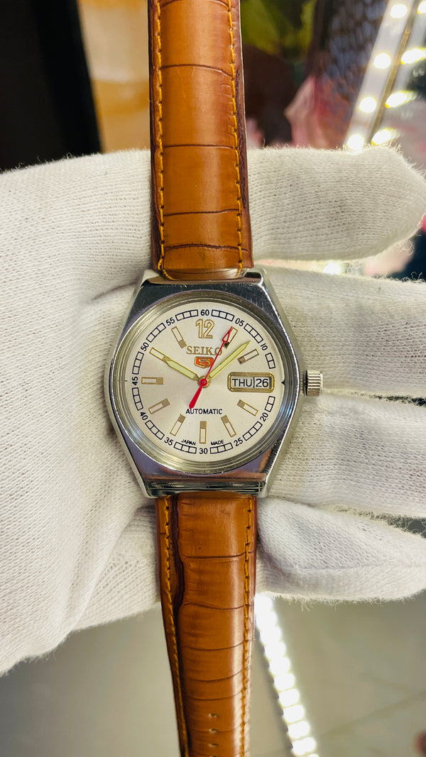 Seiko 5 Automatic Men’s Watch – Vintage Japan Model | Restored & Ready to Wear