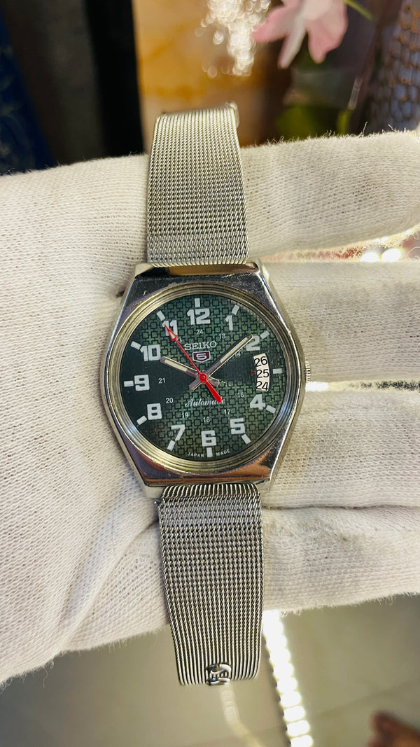 Seiko 5 Automatic Men’s Watch – Vintage Japan Model | Restored & Ready to Wear