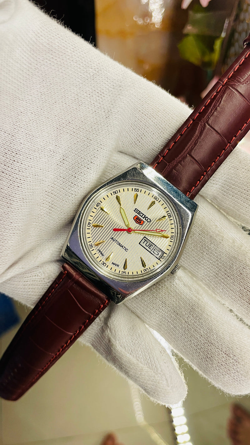 Seiko 5 Automatic Men’s Watch – Vintage Japan Model | Restored & Ready to Wear