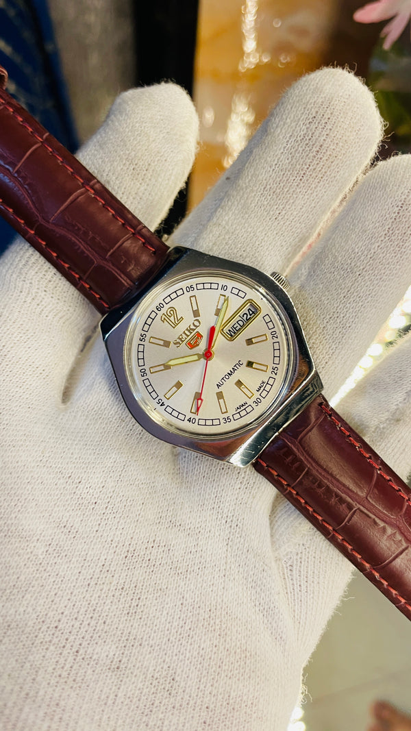 Seiko 5 Automatic Men’s Watch – Vintage Japan Model | Restored & Ready to Wear