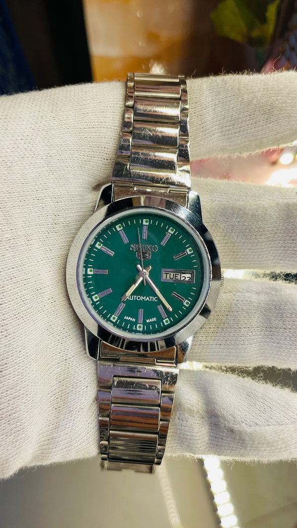 Seiko 5 Automatic Men’s Watch – Vintage Japan Model | Restored & Ready to Wear