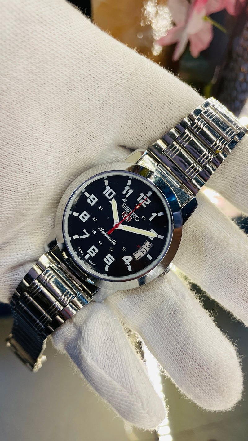 Seiko 5 Automatic Men’s Watch – Vintage Japan Model | Restored & Ready to Wear