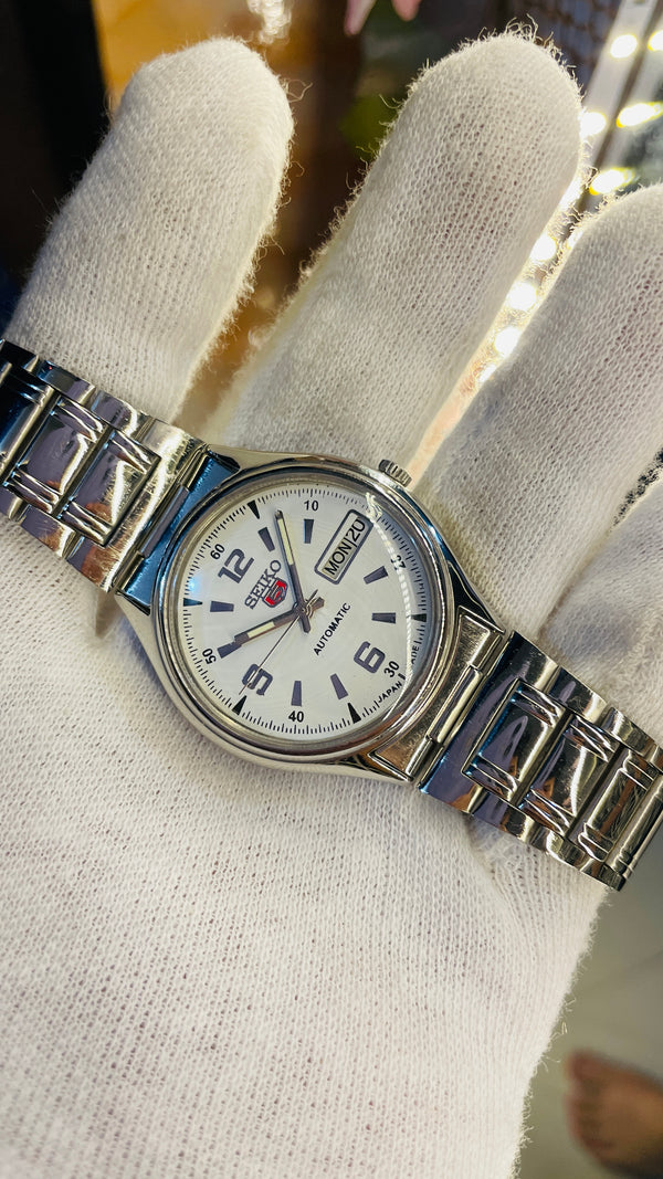 Seiko 5 Automatic Men’s Watch – Vintage Japan Model | Restored & Ready to Wear