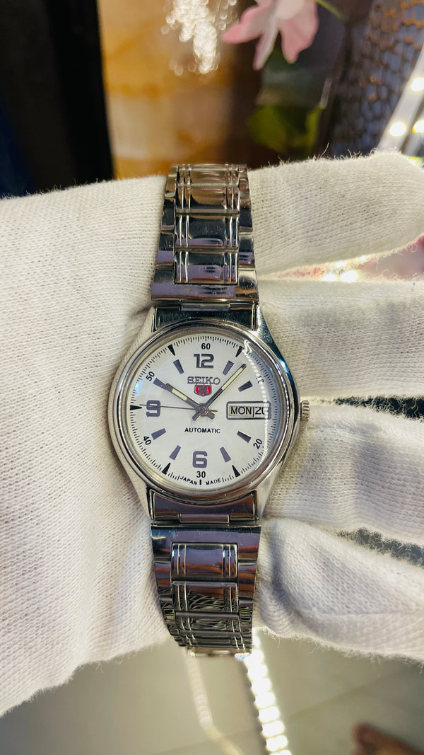Seiko 5 Automatic Men’s Watch – Vintage Japan Model | Restored & Ready to Wear