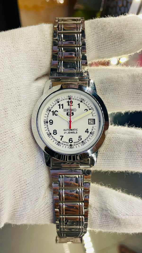 Seiko 5 Automatic Men’s Watch – Vintage Japan Model | Restored & Ready to Wear