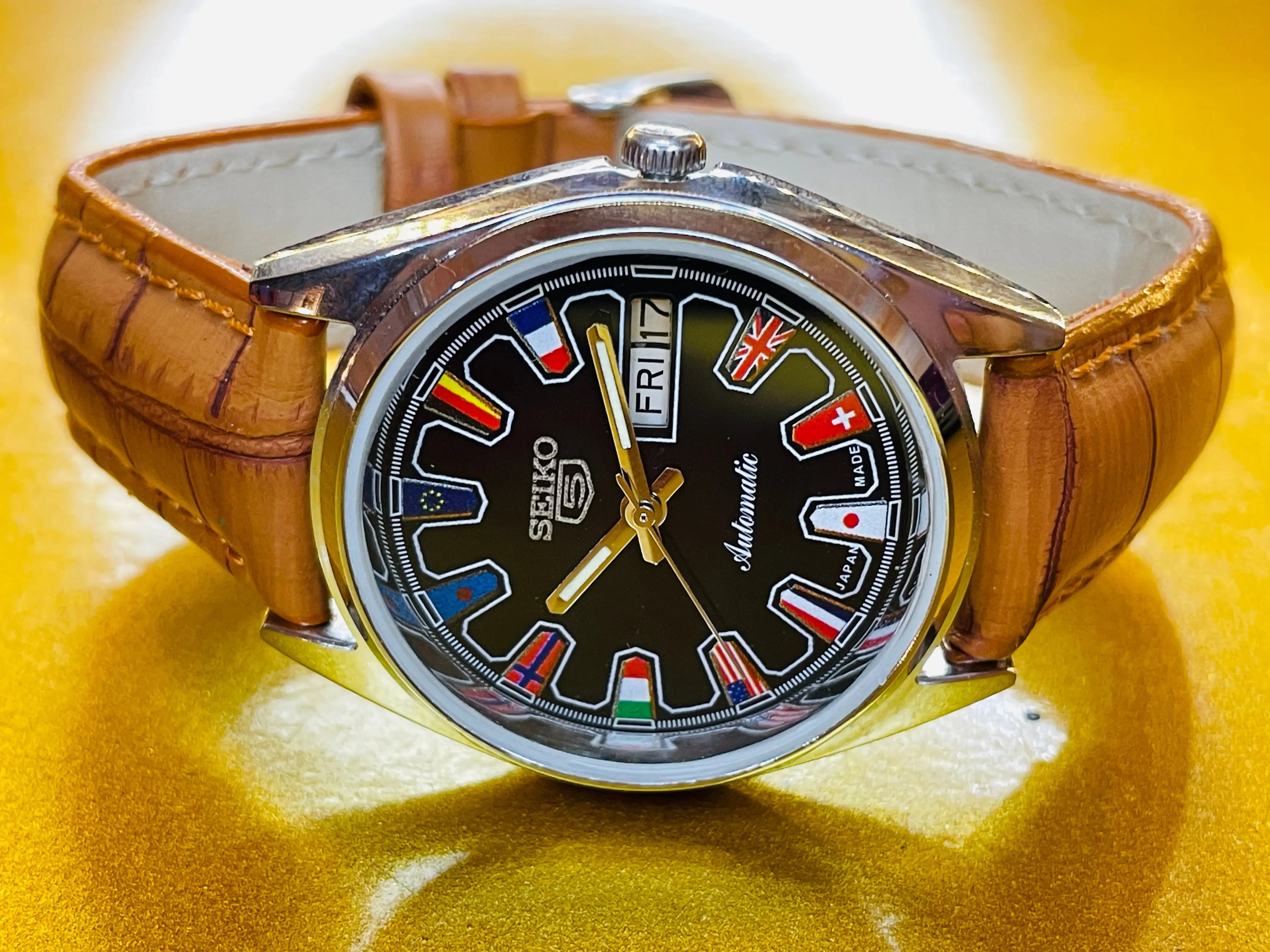 Seiko 5 Black Dial Automatic country flags dial mechanical refurbished Vintage Watch - National Watches