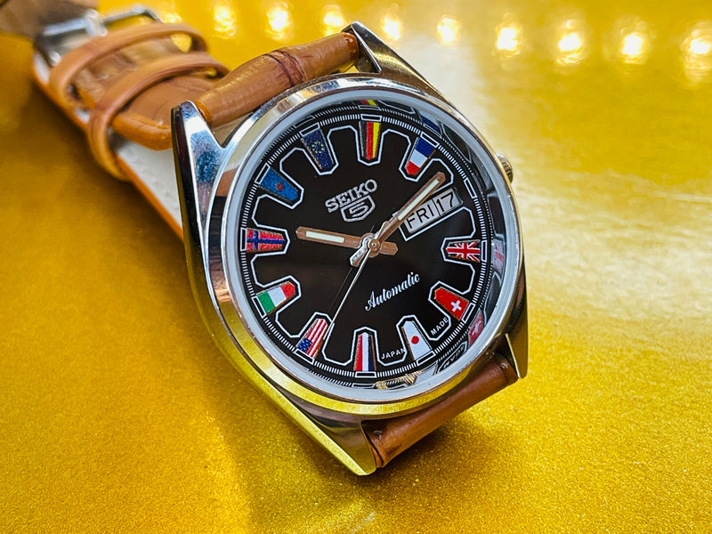 VINTAGE REFURBISHED SEIKO 5 AUTOMATIC JAPAN MENS DAY DATE WATCH