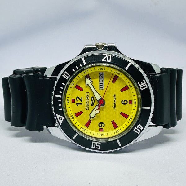 Seiko 5 Sports Automatic Watch – Refurbished Vintage | Japan-Made Men’s Timepiece