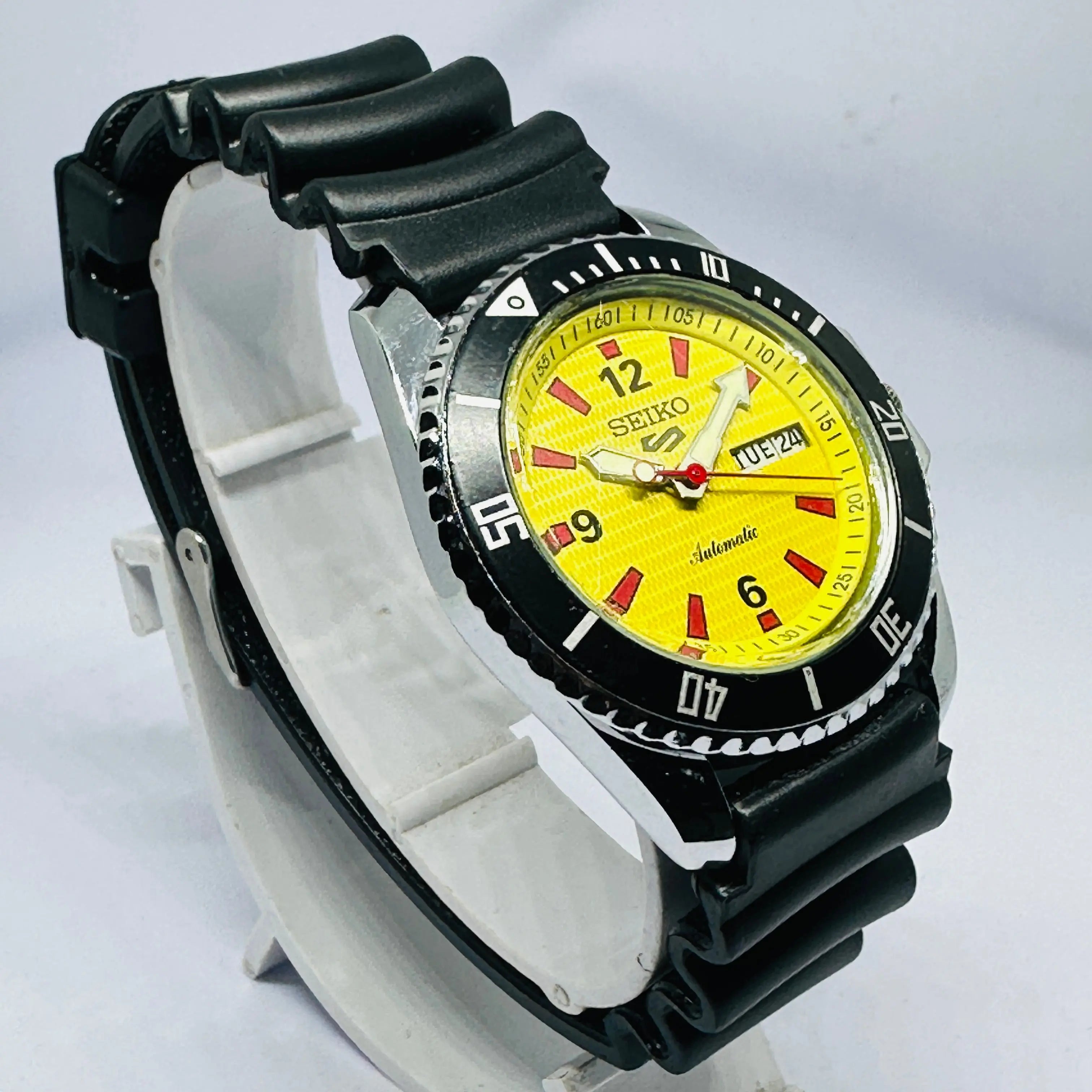 Seiko 5 Sports Automatic Watch – Refurbished Vintage | Japan-Made Men’s Timepiece National Watches