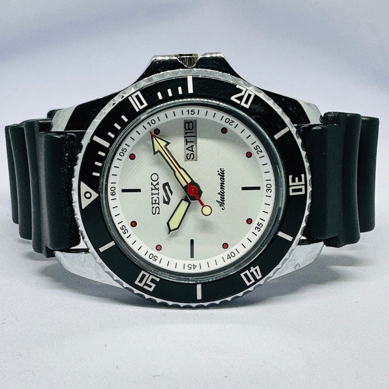 Seiko 5 Sports Automatic Watch – Refurbished Vintage | Japan-Made Men’s Timepiece