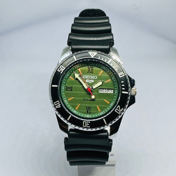 Seiko 5 Sports Automatic Watch – Refurbished Vintage | Japan-Made Men’s Timepiece