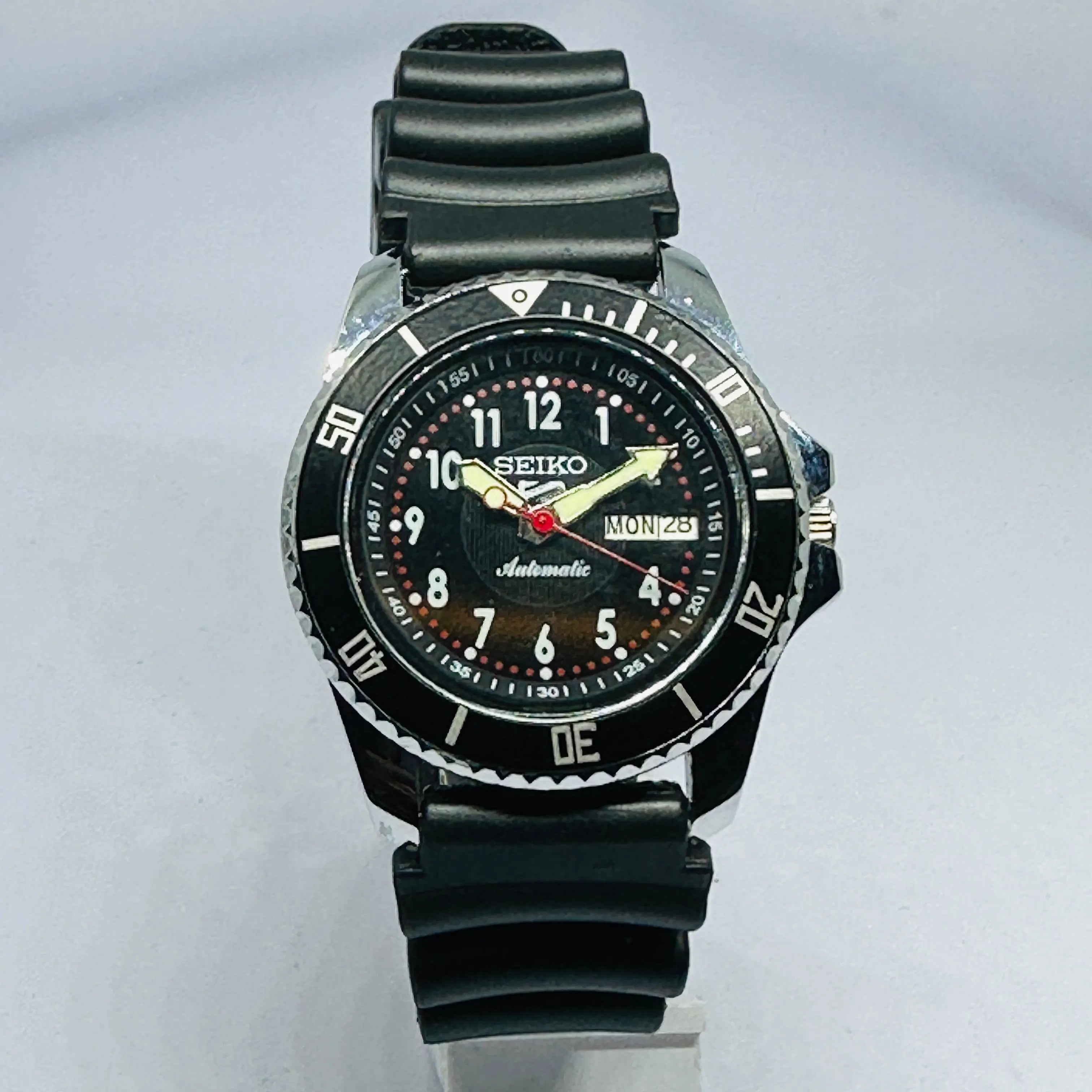 Seiko 5 Sports Automatic Watch – Refurbished Vintage | Japan-Made Men’s Timepiece National Watches