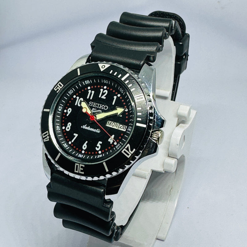 Seiko 5 Sports Automatic Watch – Refurbished Vintage | Japan-Made Men’s Timepiece