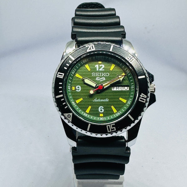 Seiko 5 Sports Automatic Watch – Refurbished Vintage | Japan-Made Men’s Timepiece