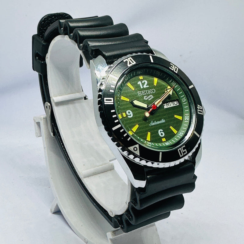Seiko 5 Sports Automatic Watch – Refurbished Vintage | Japan-Made Men’s Timepiece