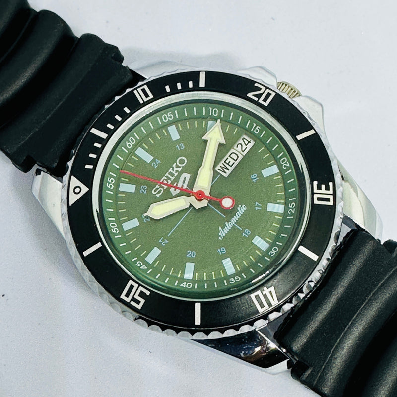 Seiko 5 Sports Automatic Watch – Refurbished Vintage | Japan-Made Men’s Timepiece
