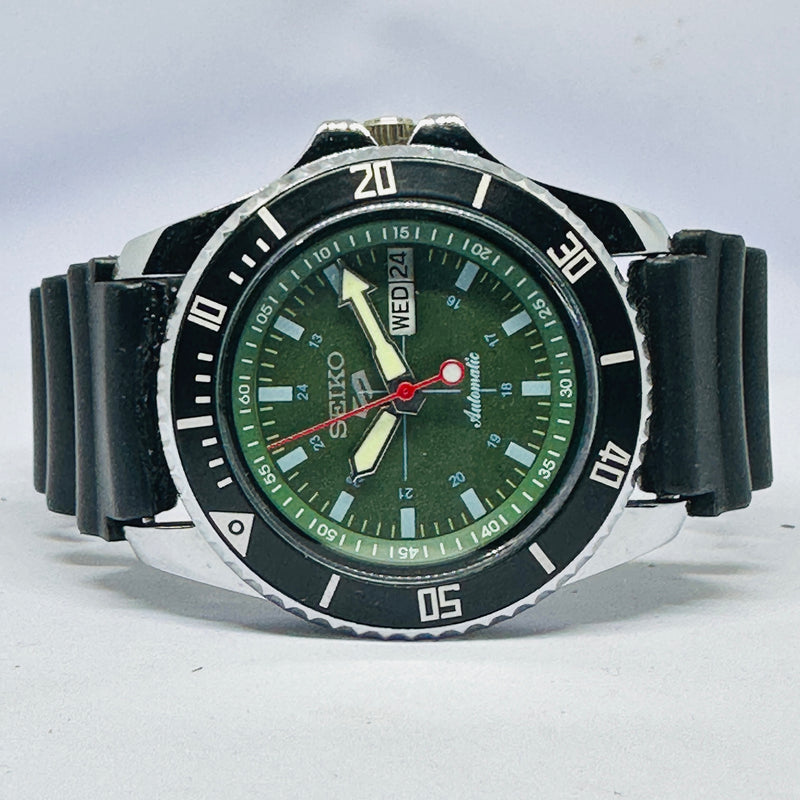 Seiko 5 Sports Automatic Watch – Refurbished Vintage | Japan-Made Men’s Timepiece