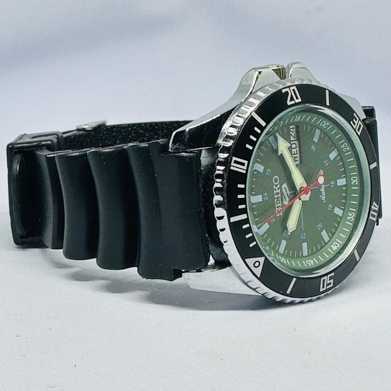 Seiko 5 Sports Automatic Watch – Refurbished Vintage | Japan-Made Men’s Timepiece