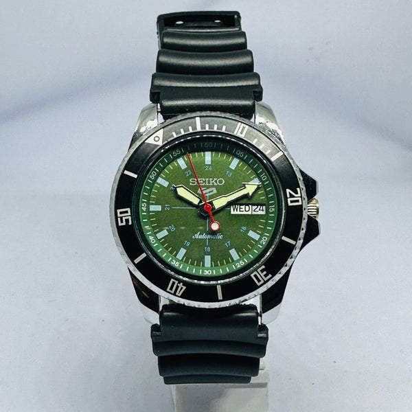 Seiko 5 Sports Automatic Watch – Refurbished Vintage | Japan-Made Men’s Timepiece