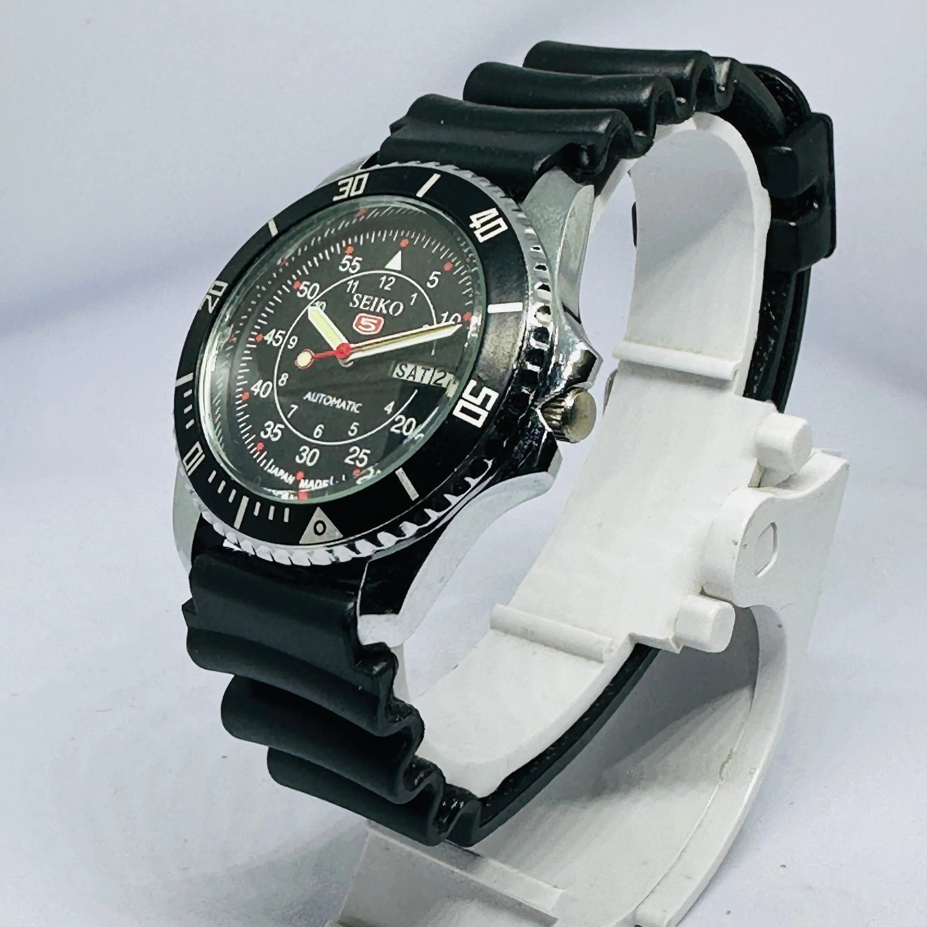 Seiko 5 Sports Automatic Watch – Refurbished Vintage | Japan-Made Men’s Timepiece National Watches