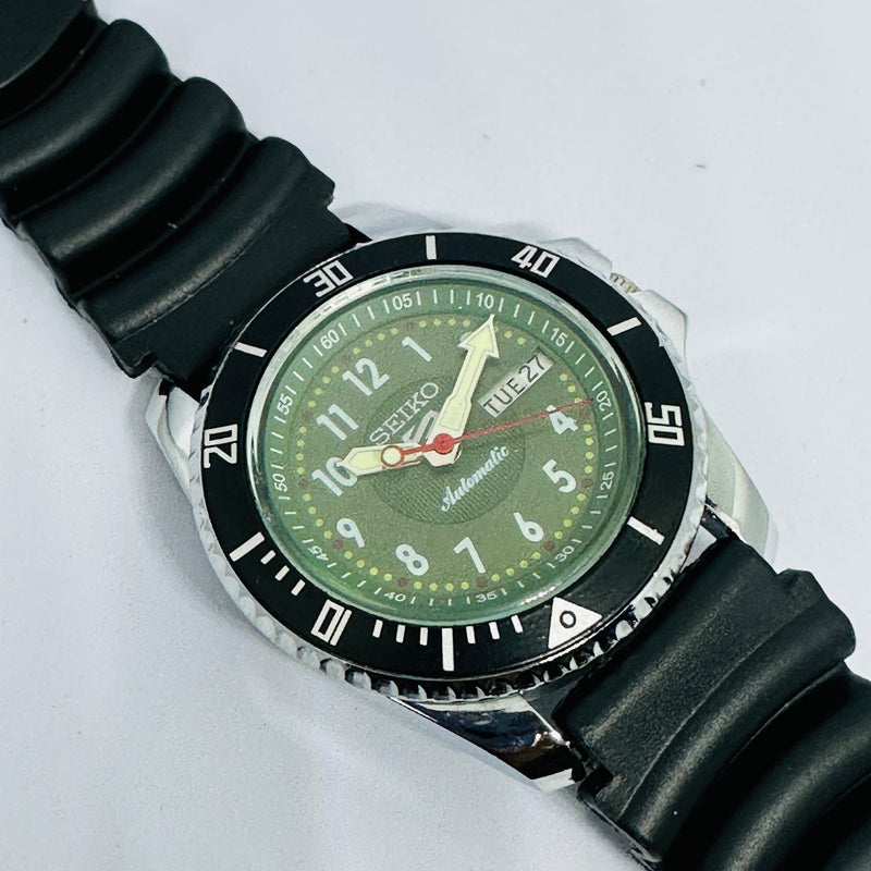 Seiko 5 Sports Automatic Watch – Refurbished Vintage | Japan-Made Men’s Timepiece