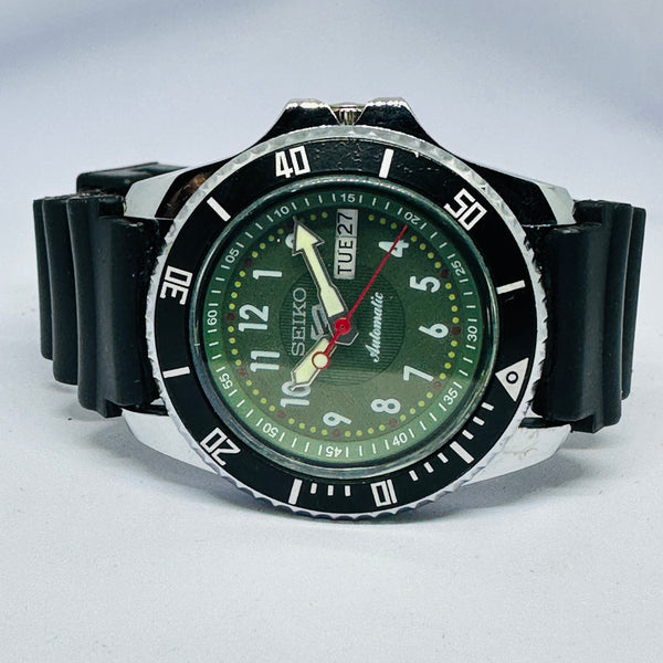 Seiko 5 Sports Automatic Watch – Refurbished Vintage | Japan-Made Men’s Timepiece