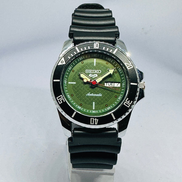Seiko 5 Sports Automatic Watch – Refurbished Vintage | Japan-Made Men’s Timepiece