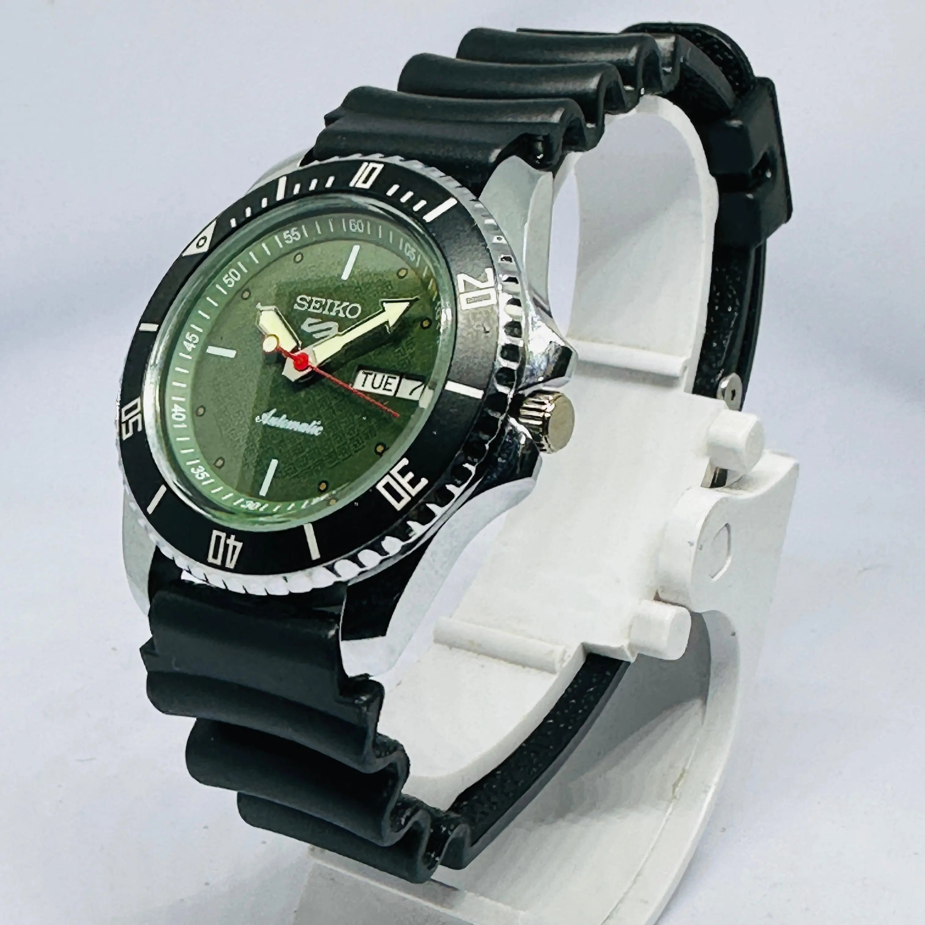 Seiko 5 Sports Automatic Watch – Refurbished Vintage | Japan-Made Men’s Timepiece National Watches