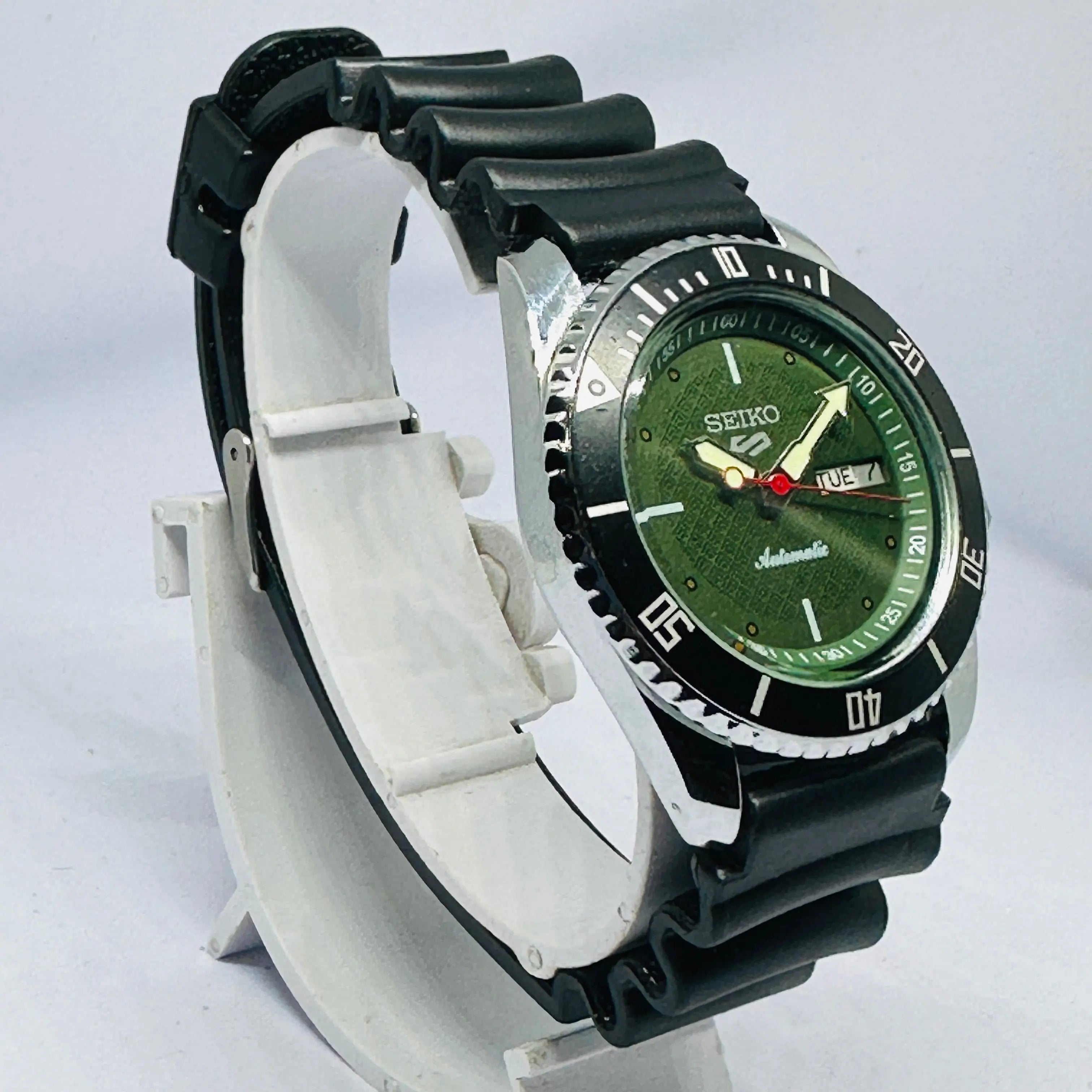 Seiko 5 Sports Automatic Watch – Refurbished Vintage | Japan-Made Men’s Timepiece National Watches