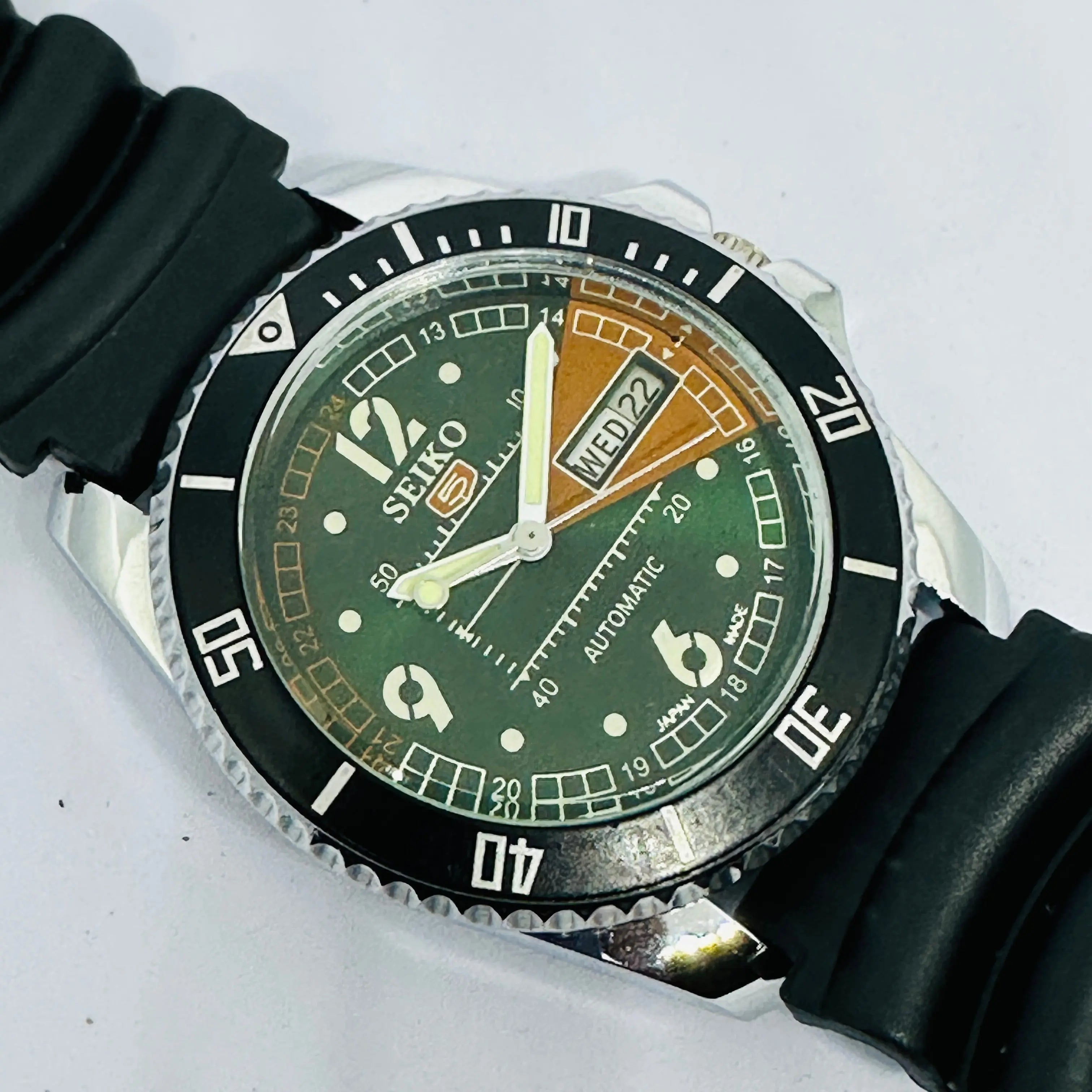 Seiko 5 Sports Automatic Watch – Refurbished Vintage | Japan-Made Men’s Timepiece National Watches