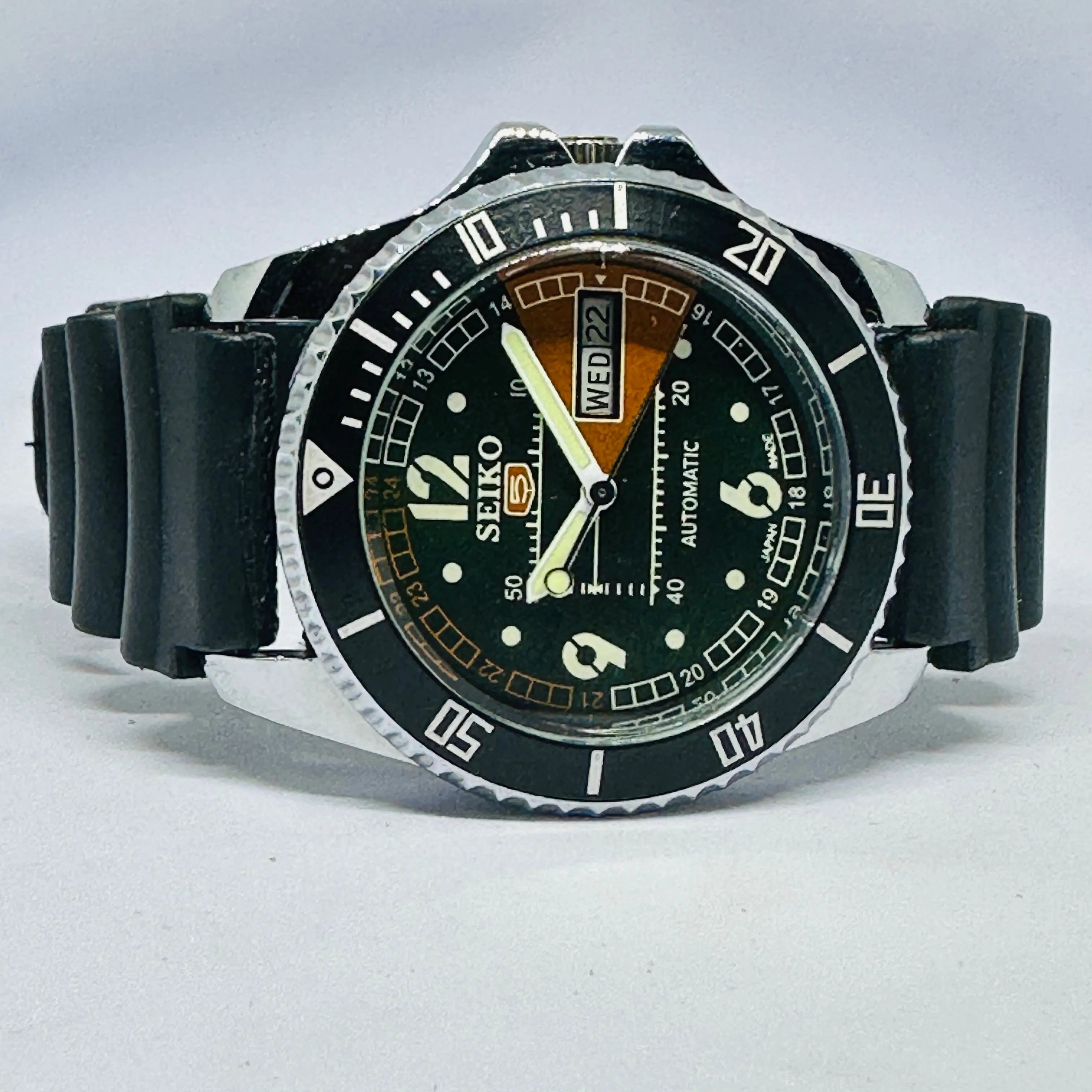 Seiko 5 Sports Automatic Watch – Refurbished Vintage | Japan-Made Men’s Timepiece National Watches