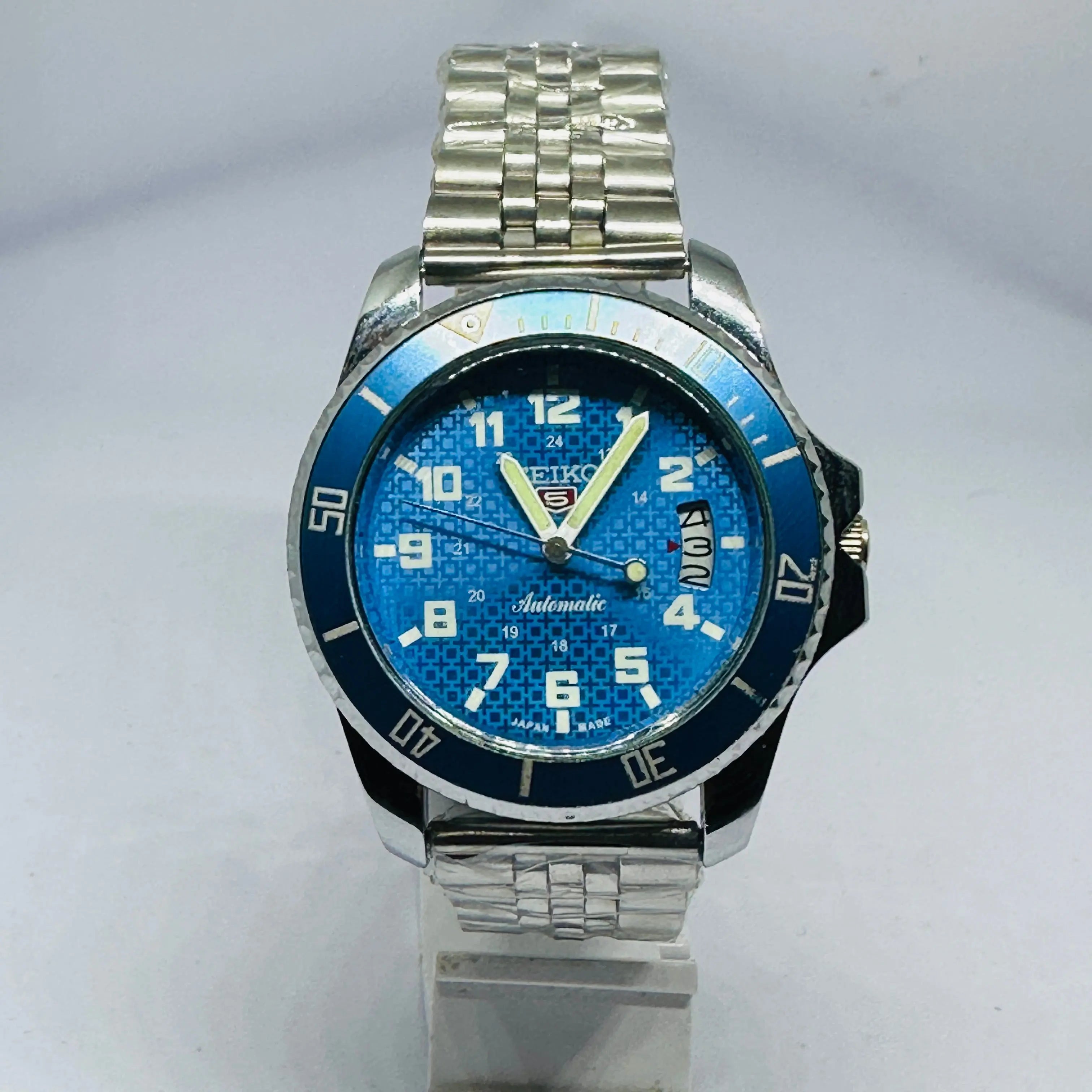 Seiko 5 Sports Automatic Watch – Refurbished Vintage | Japan-Made Men’s Timepiece National Watches