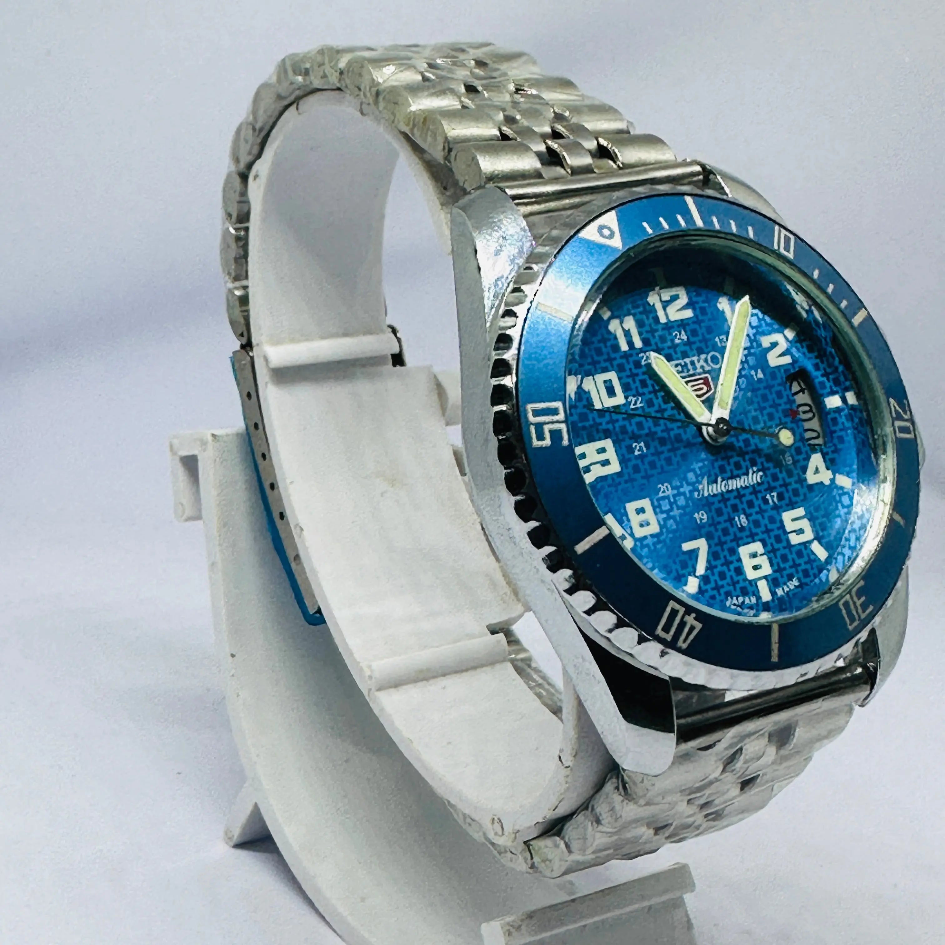 Seiko 5 Sports Automatic Watch – Refurbished Vintage | Japan-Made Men’s Timepiece National Watches