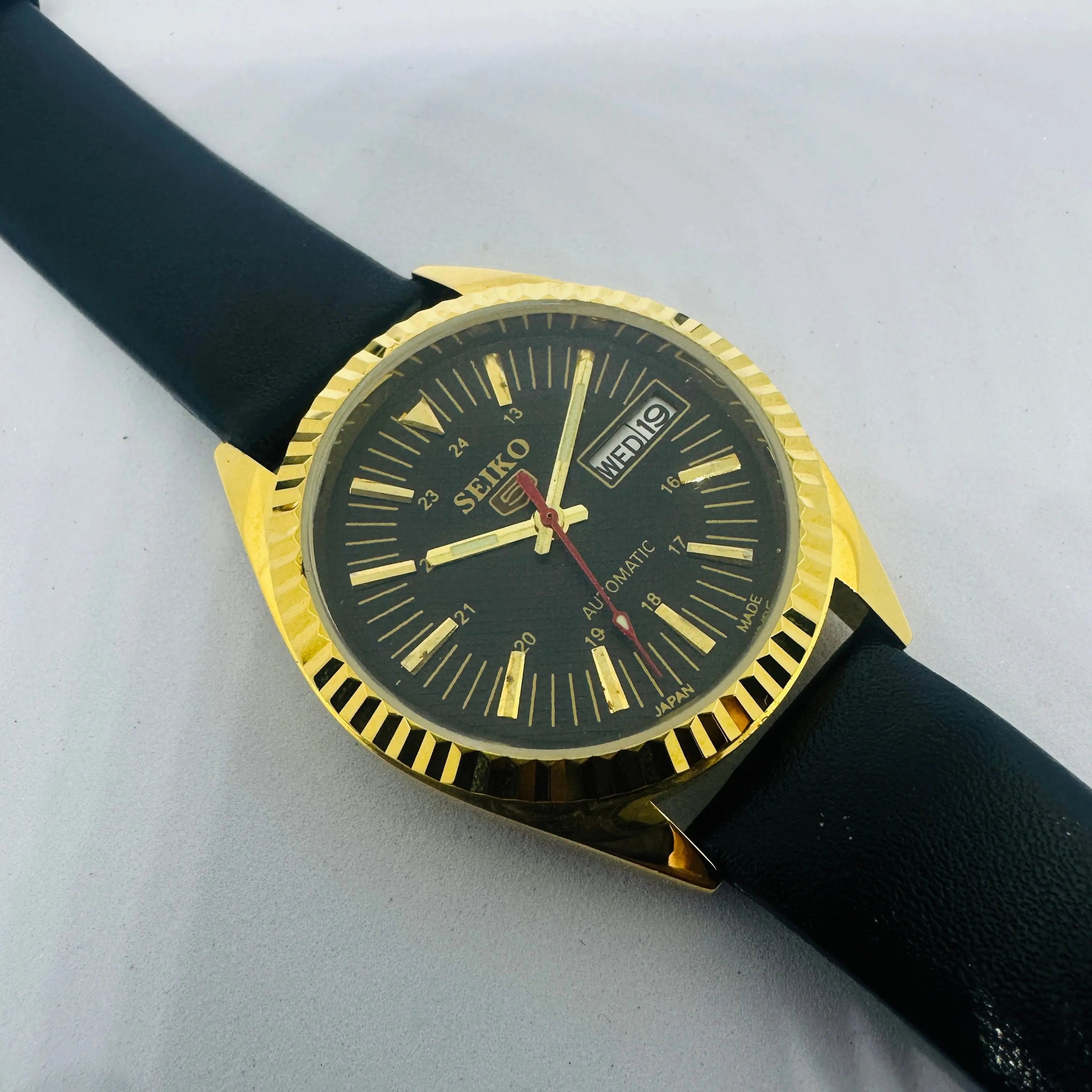 Seiko 5 Automatic Men’s Watch – Vintage Japan Model | Restored & Ready to Wear National Watches