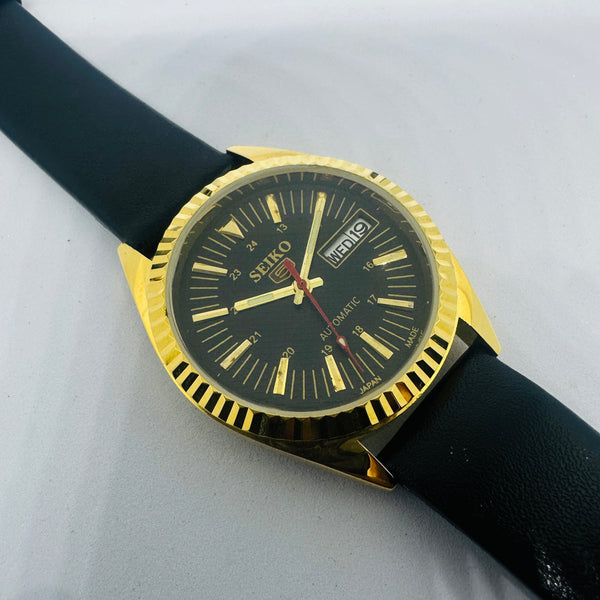 Seiko 5 Automatic Men’s Watch – Vintage Japan Model | Restored & Ready to Wear