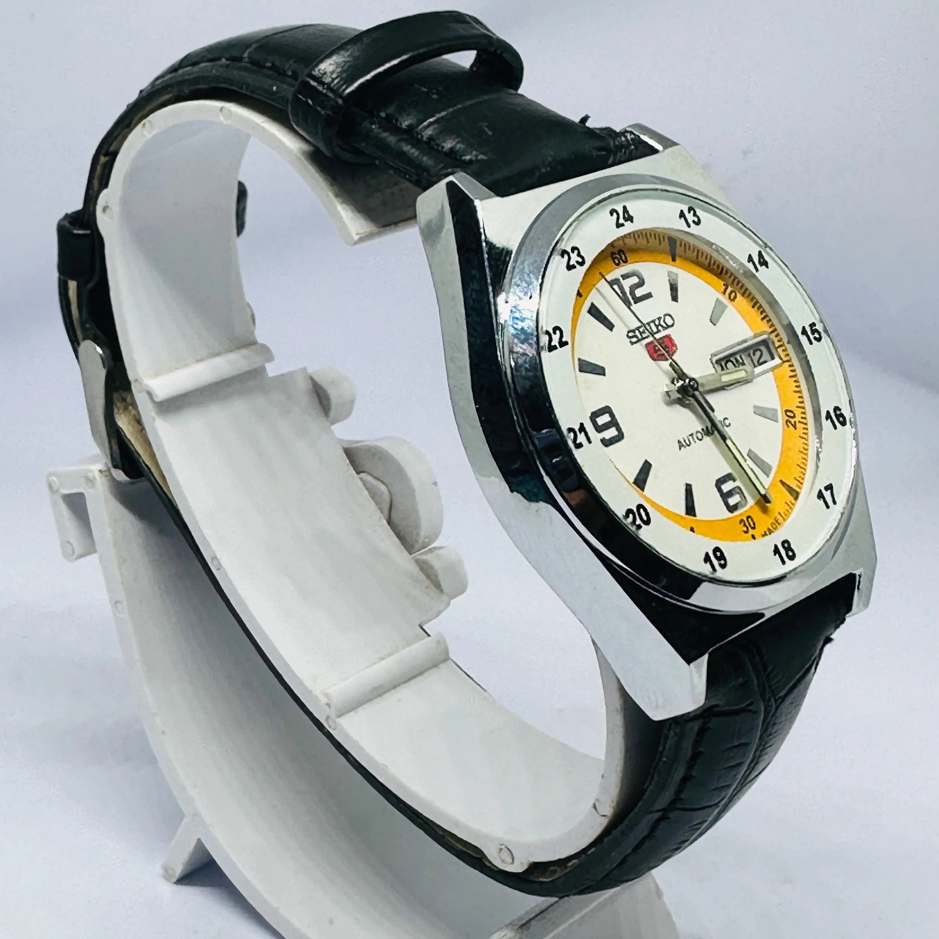 Seiko 5 Automatic Men’s Watch – Vintage Japan Model | Restored & Ready to Wear National Watches