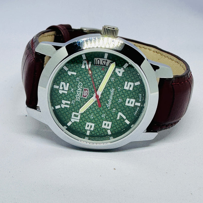 Seiko 5 Automatic Men’s Watch – Vintage Japan Model | Restored & Ready to Wear