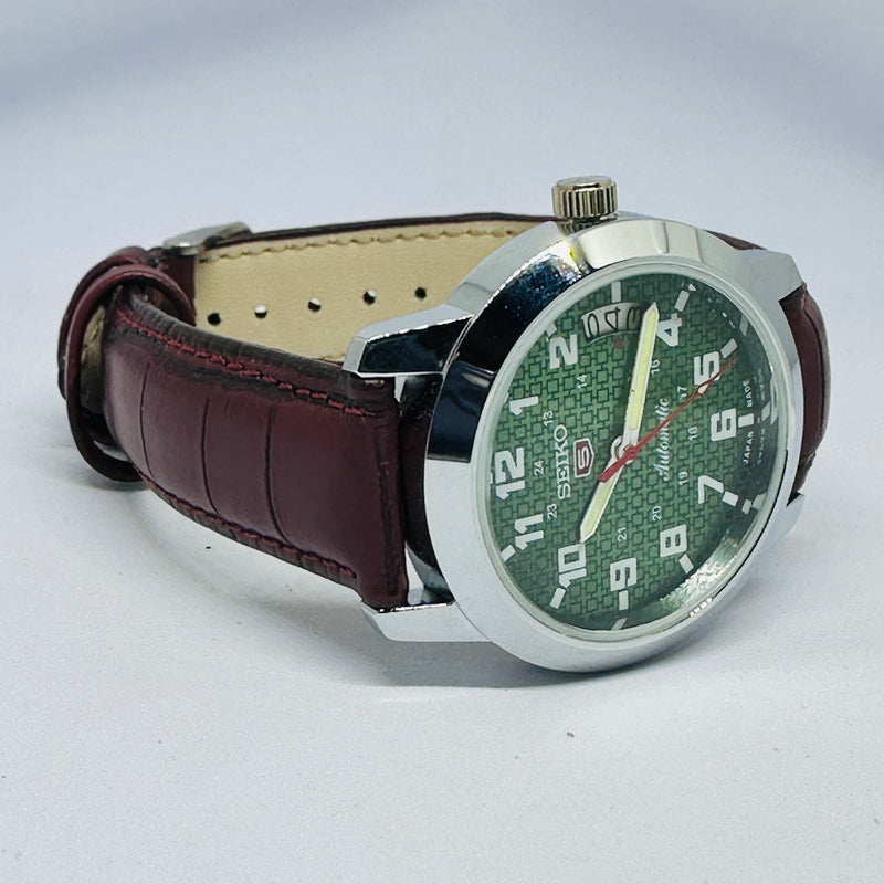 Seiko 5 Automatic Men’s Watch – Vintage Japan Model | Restored & Ready to Wear
