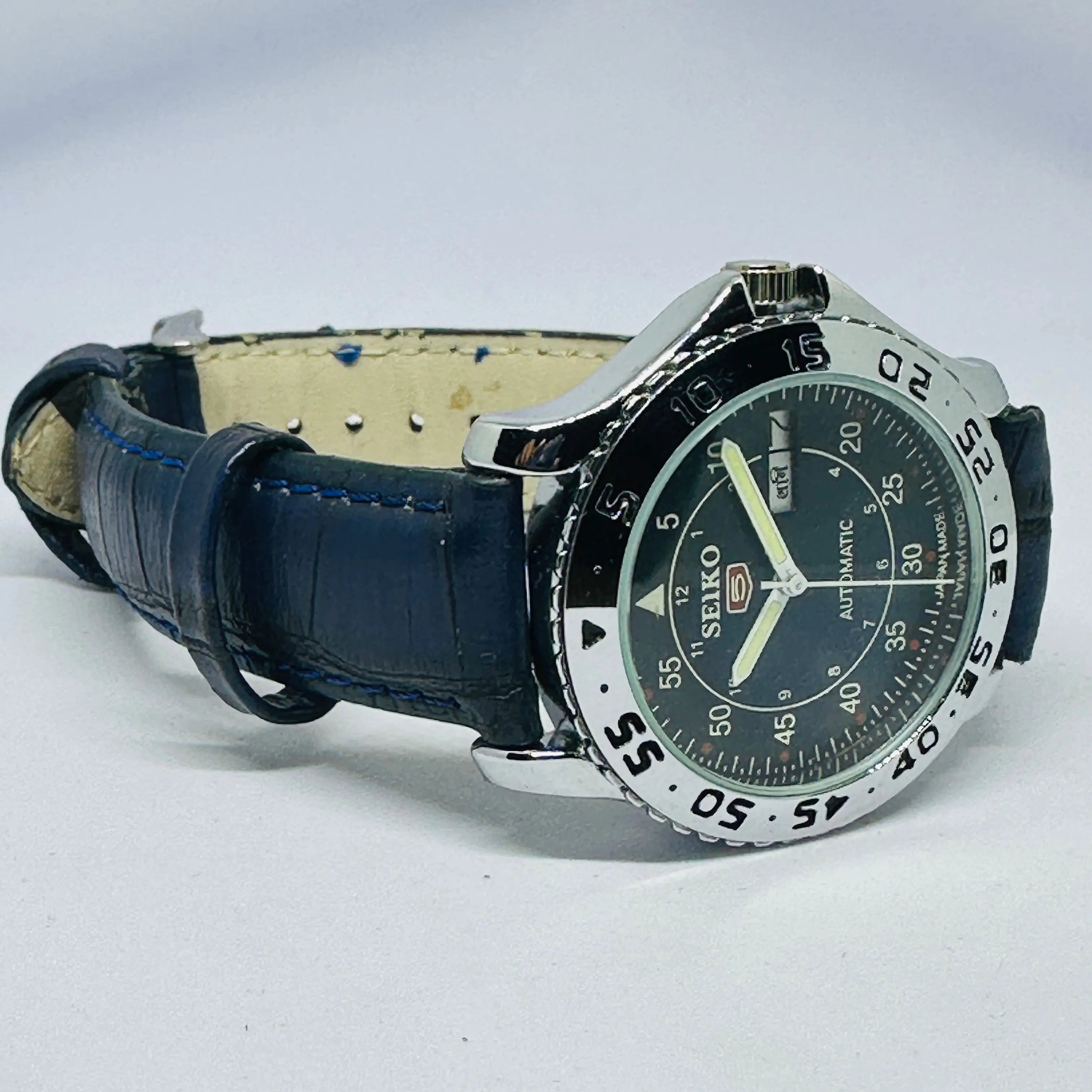 Seiko 5 Sports Automatic Watch – Refurbished Vintage | Japan-Made Men’s Timepiece National Watches
