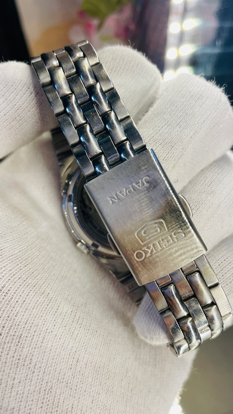 Seiko 5 Automatic White Dial Transparent Back – Japan 17 Jewels Vintage Model