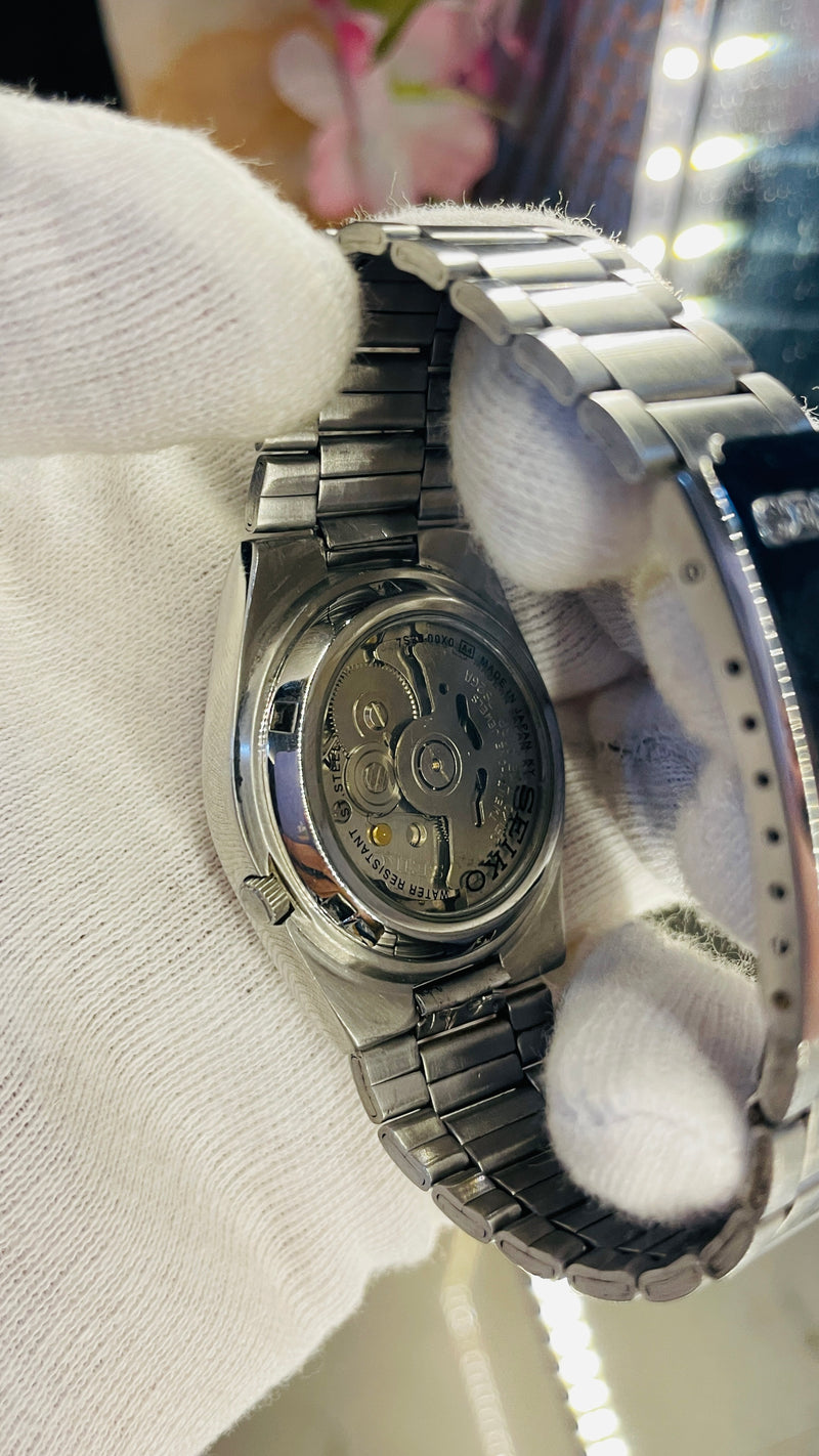 Seiko 5 Automatic Maroon Dial Transparent Back – Classic Vintage Style
