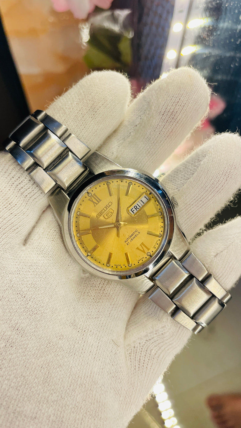 Seiko 5 Automatic Gold Dial Transparent Caseback – 17 Jewels Japan Watch
