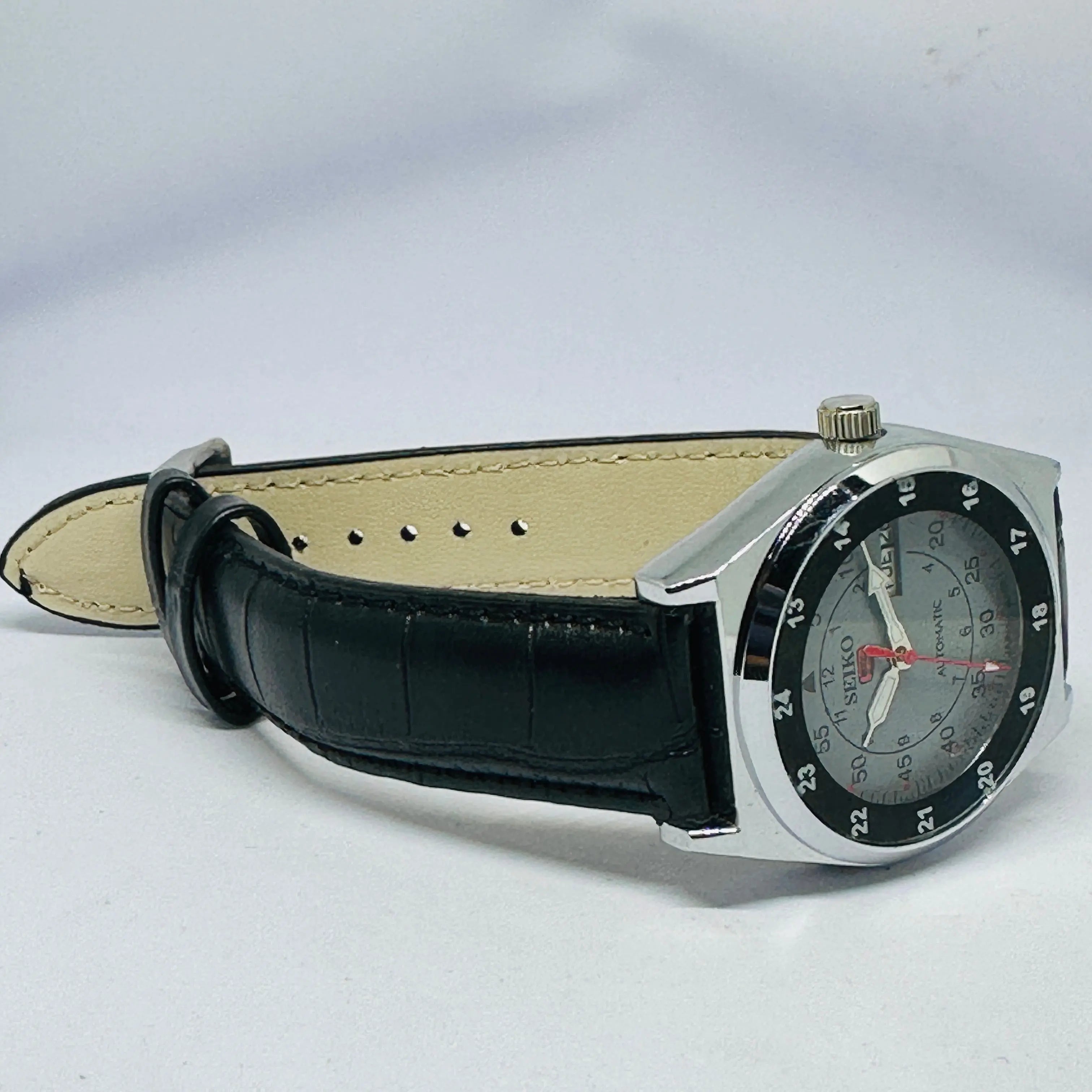 Seiko 5 Automatic Men’s Watch – Vintage Japan Model | Restored & Ready to Wear National Watches