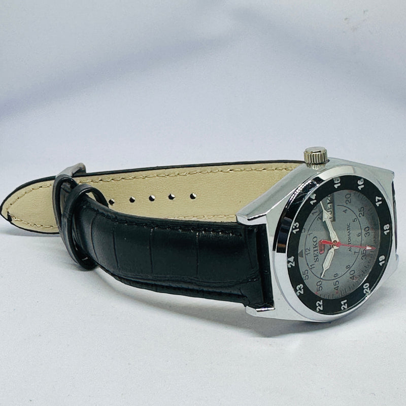 Seiko 5 Automatic Men’s Watch – Vintage Japan Model | Restored & Ready to Wear
