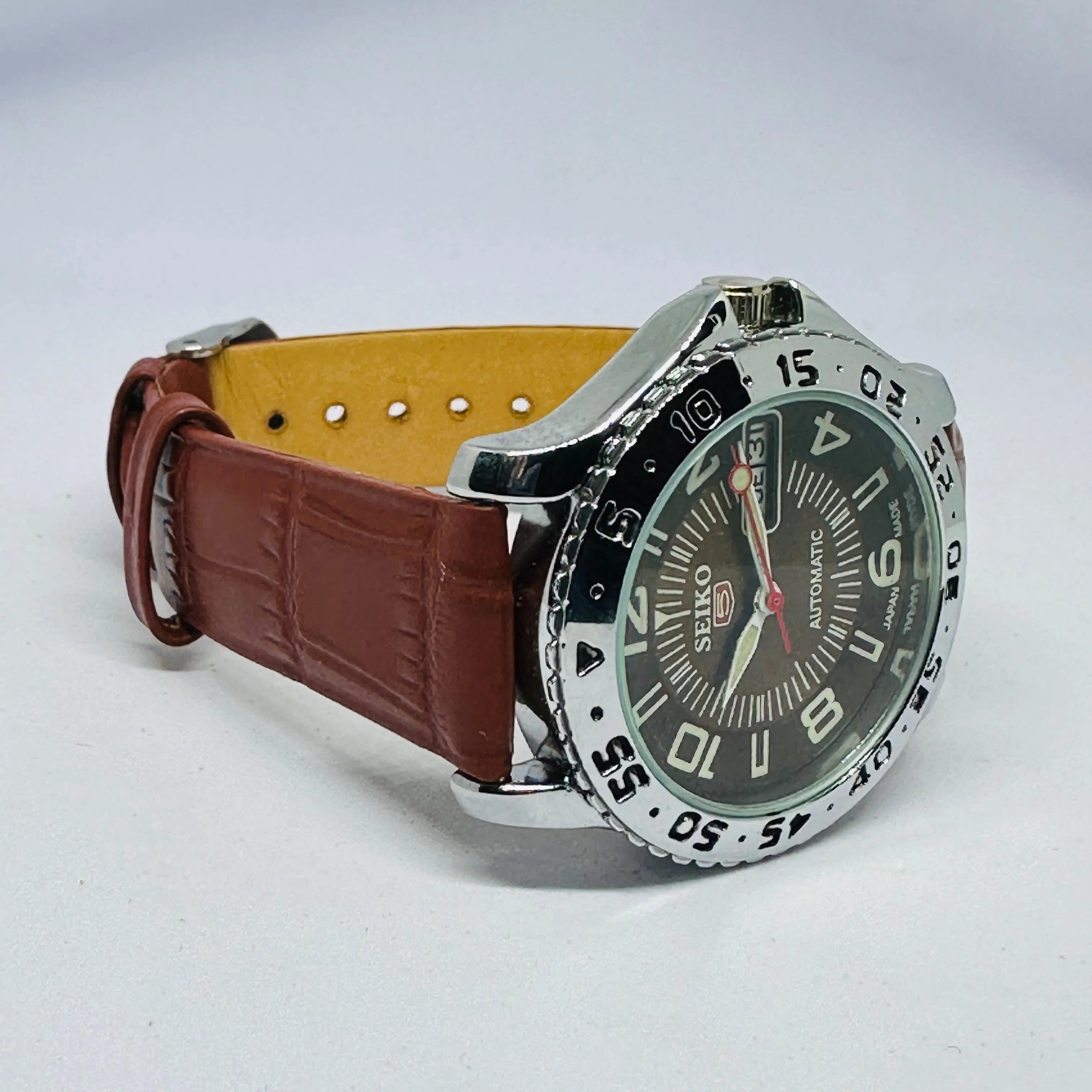 Seiko 5 Sports Automatic Watch – Refurbished Vintage | Japan-Made Men’s Timepiece National Watches