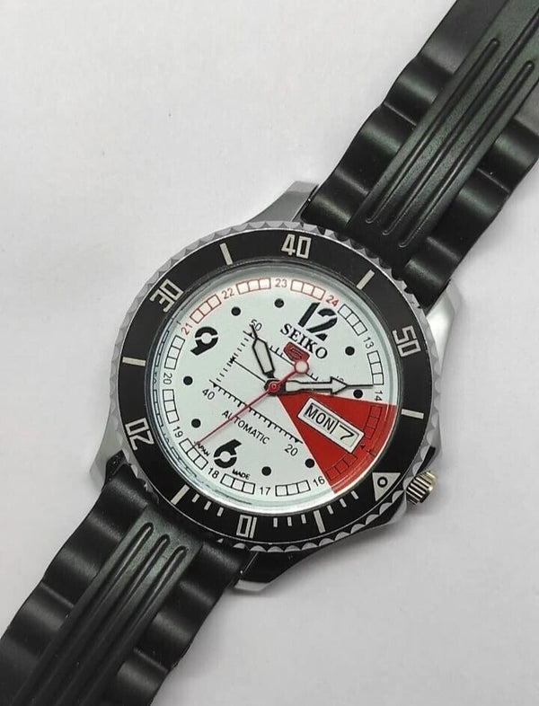 Seiko 5 Black Dial Automatic sports Watch