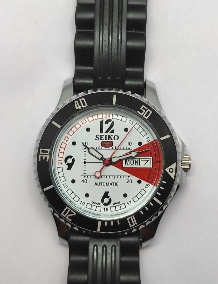 Seiko 5 Black Dial Automatic sports Watch