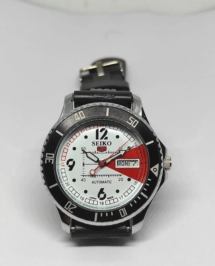 Seiko 5 Black Dial Automatic sports Watch