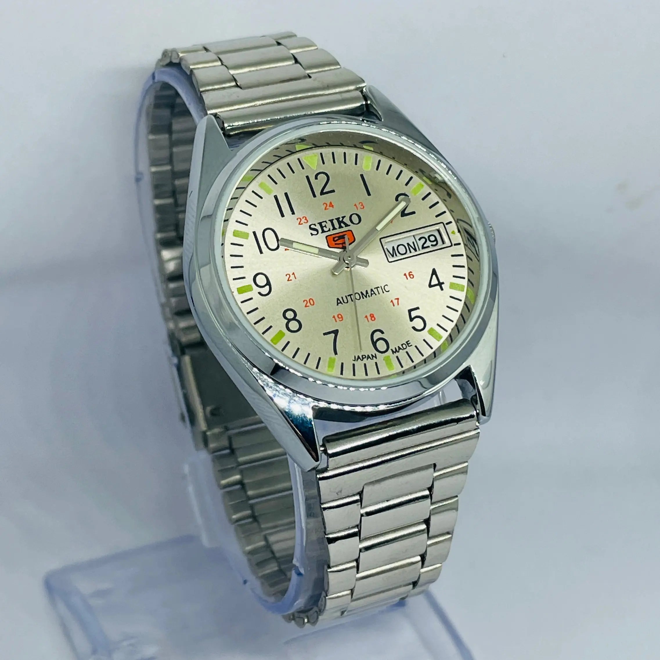 Seiko 5 Automatic 17 Jewels – Timeless Vintage Restored mechanical watch National Watches