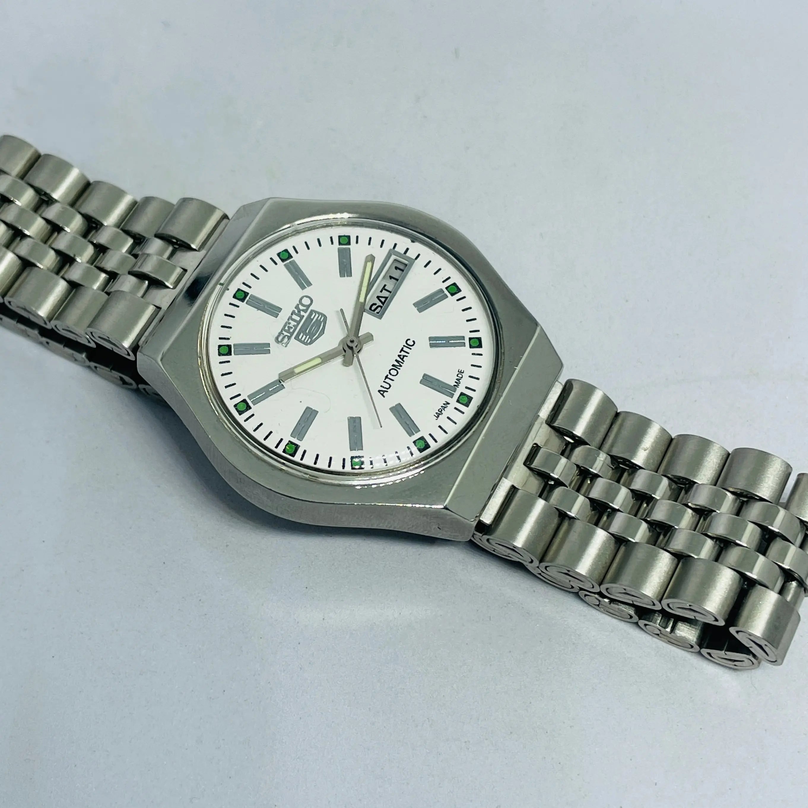 Seiko 5 Automatic 17 Jewels with Authentic Japan movement Vintage Watch National Watches
